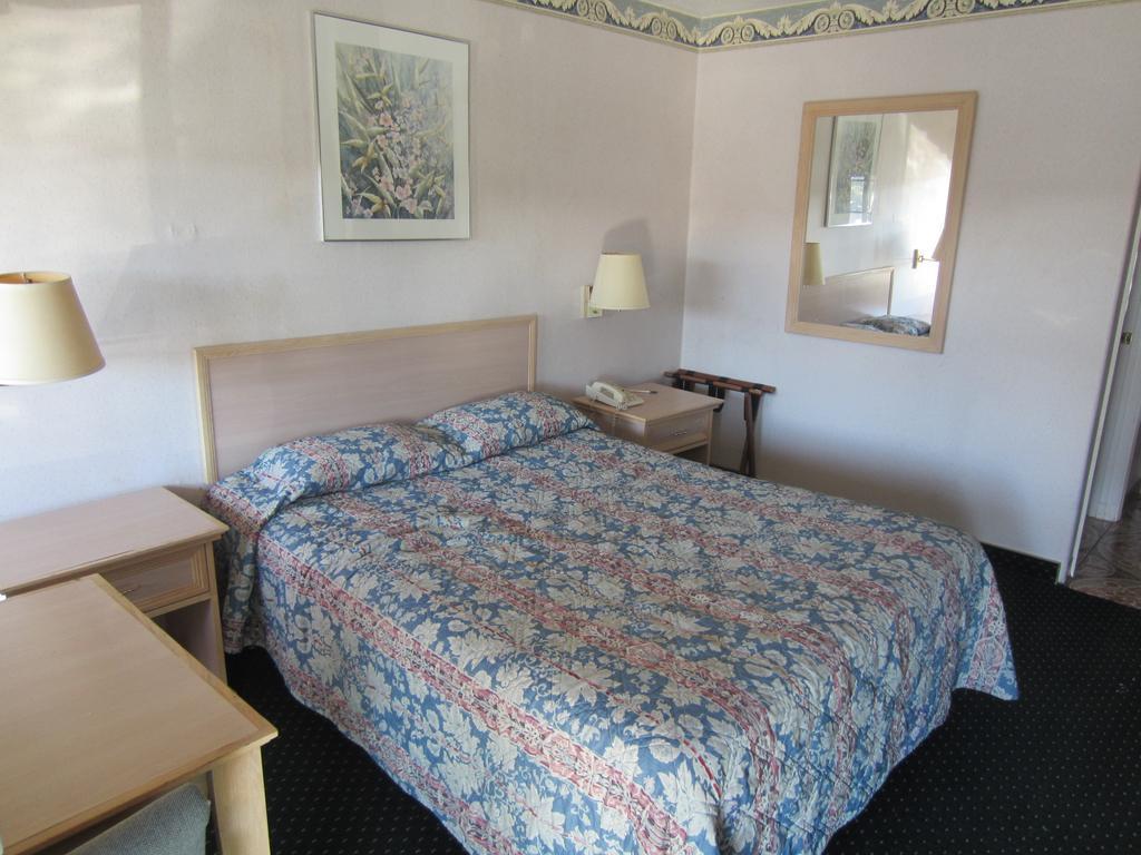 Rodeway Inn Monterey Near Fairgrounds Exterior foto